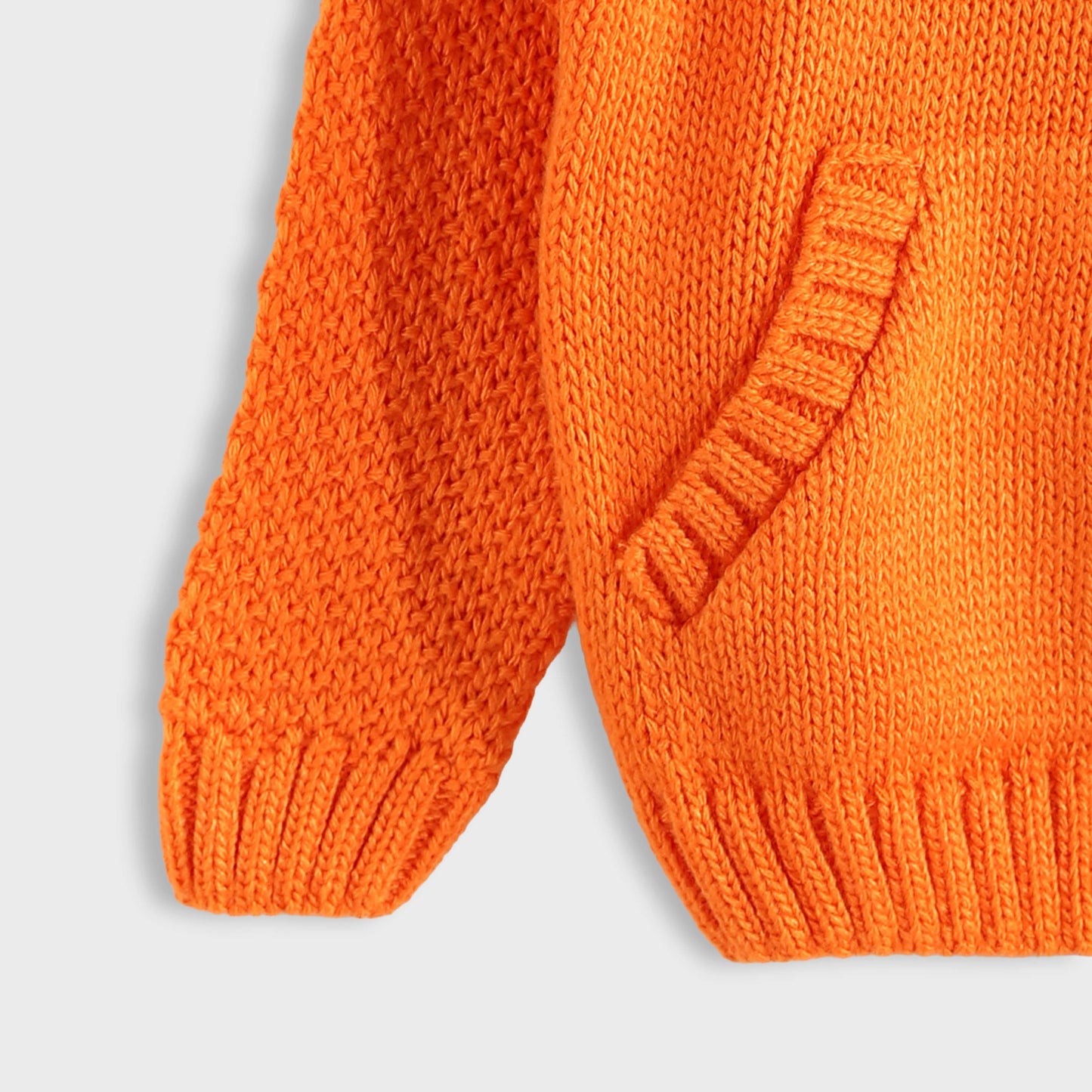 Bucklet Neck Round with Pocket