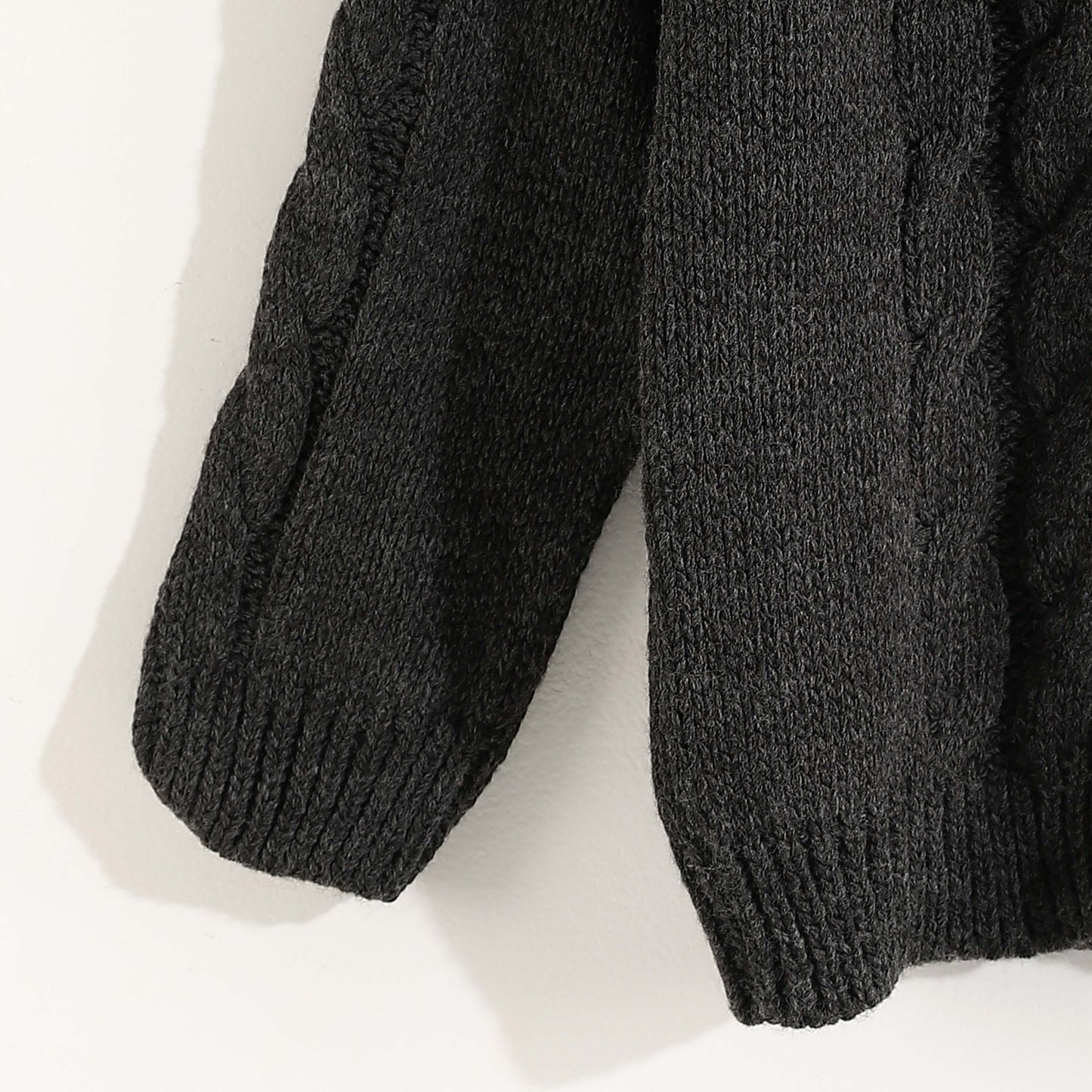 Knitted pullover with zipper