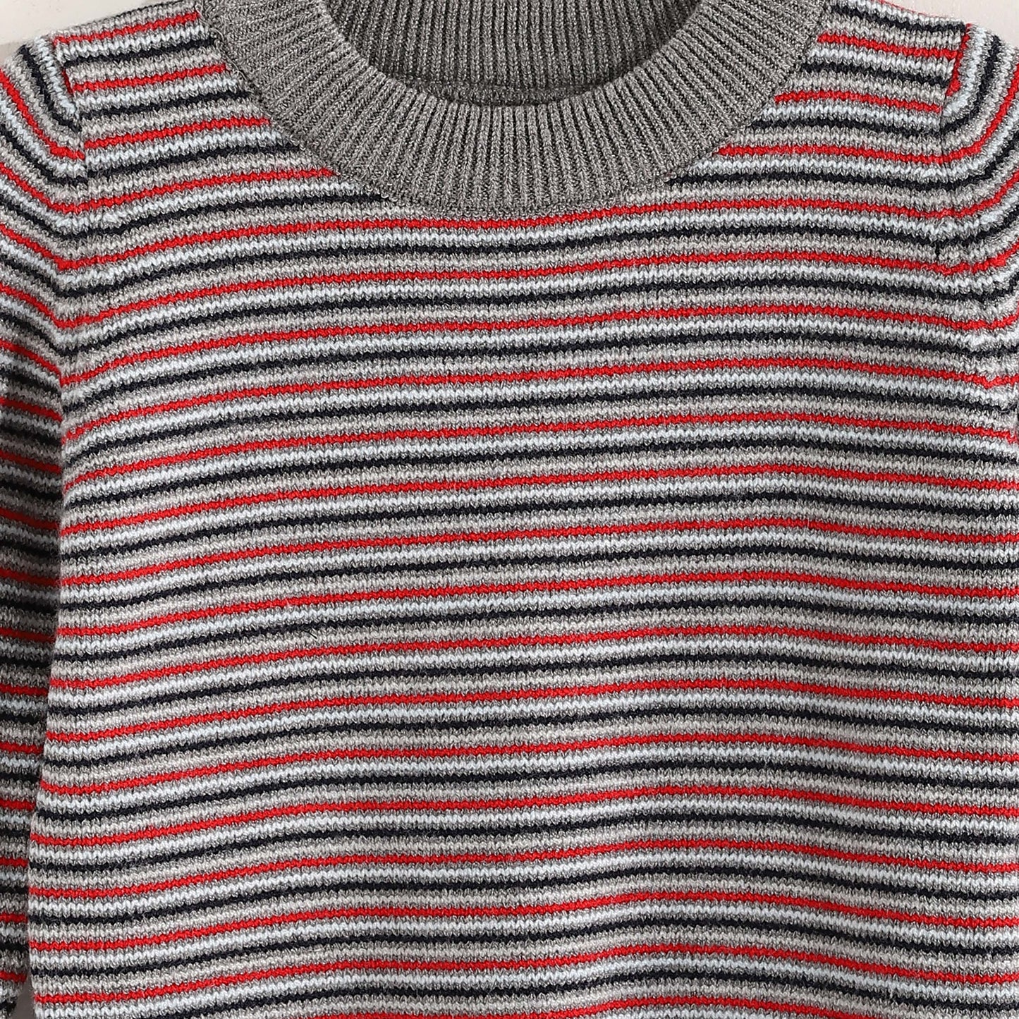 Thinly Stripedt pullover