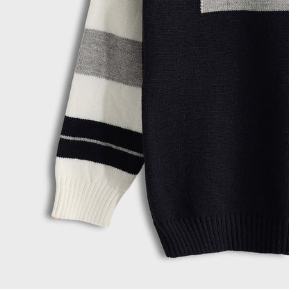 Ronde Bucklet Neck Pullover