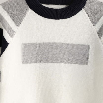 Ronde Bucklet Neck Pullover