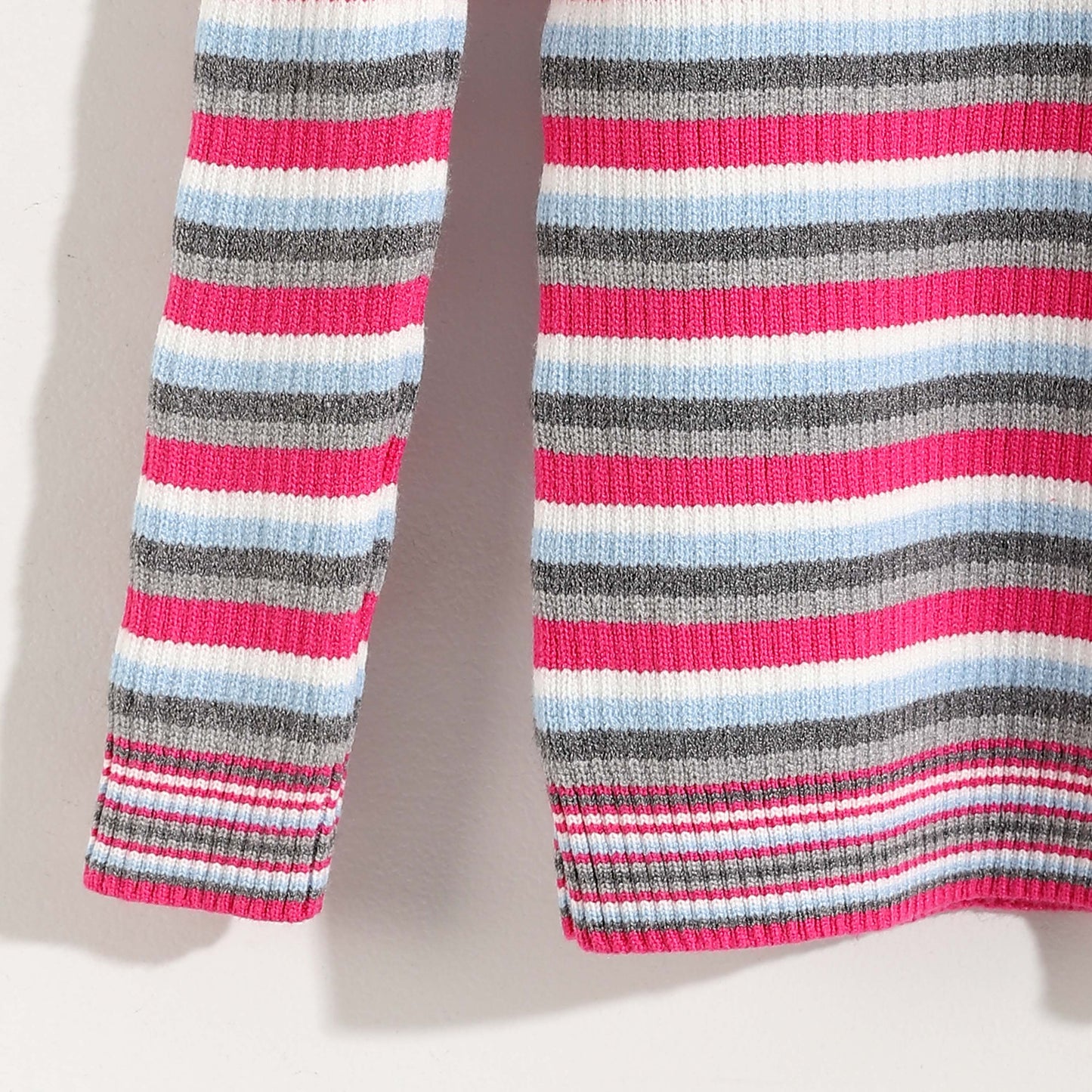 Round neck striped booklet