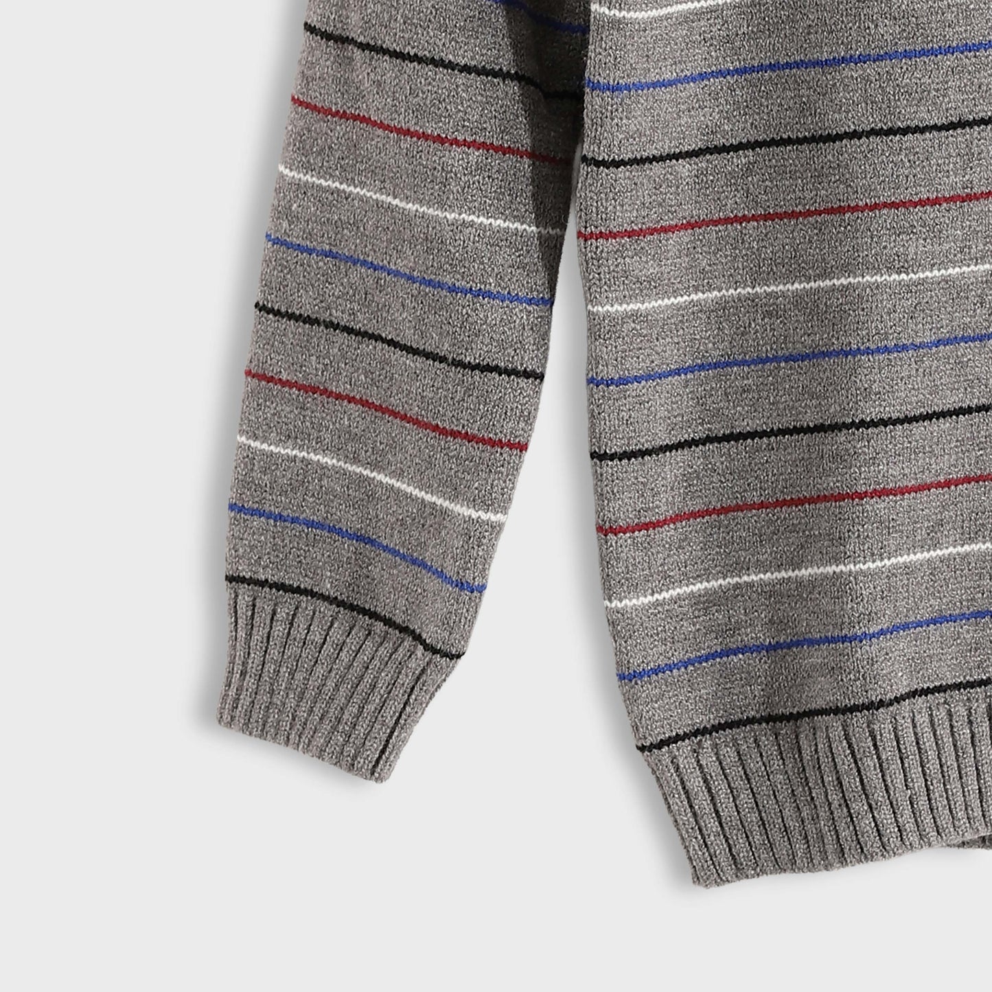 Bucklet Round Neck Thinly Stripedt