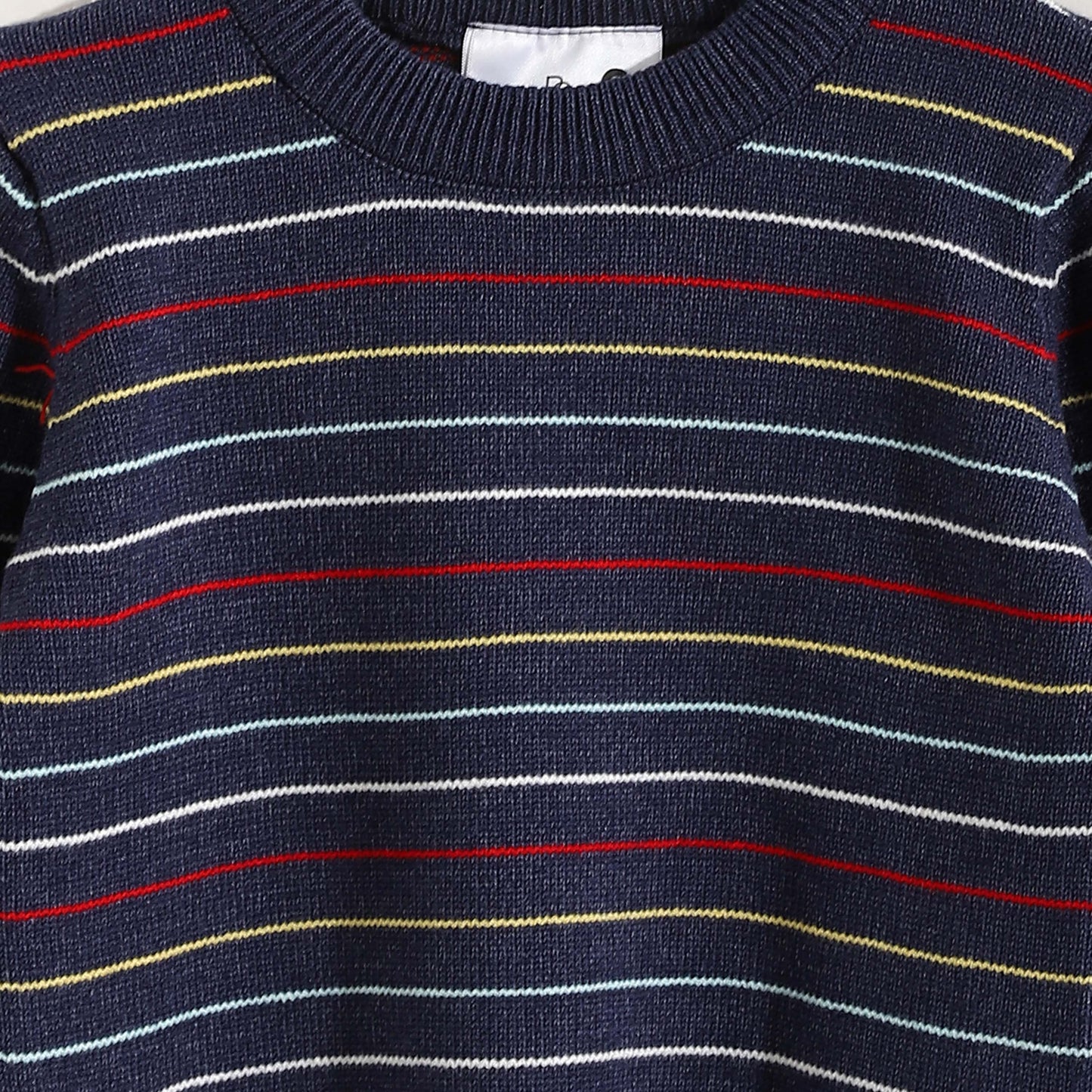 Bucklet Round Neck Thinly Stripedt