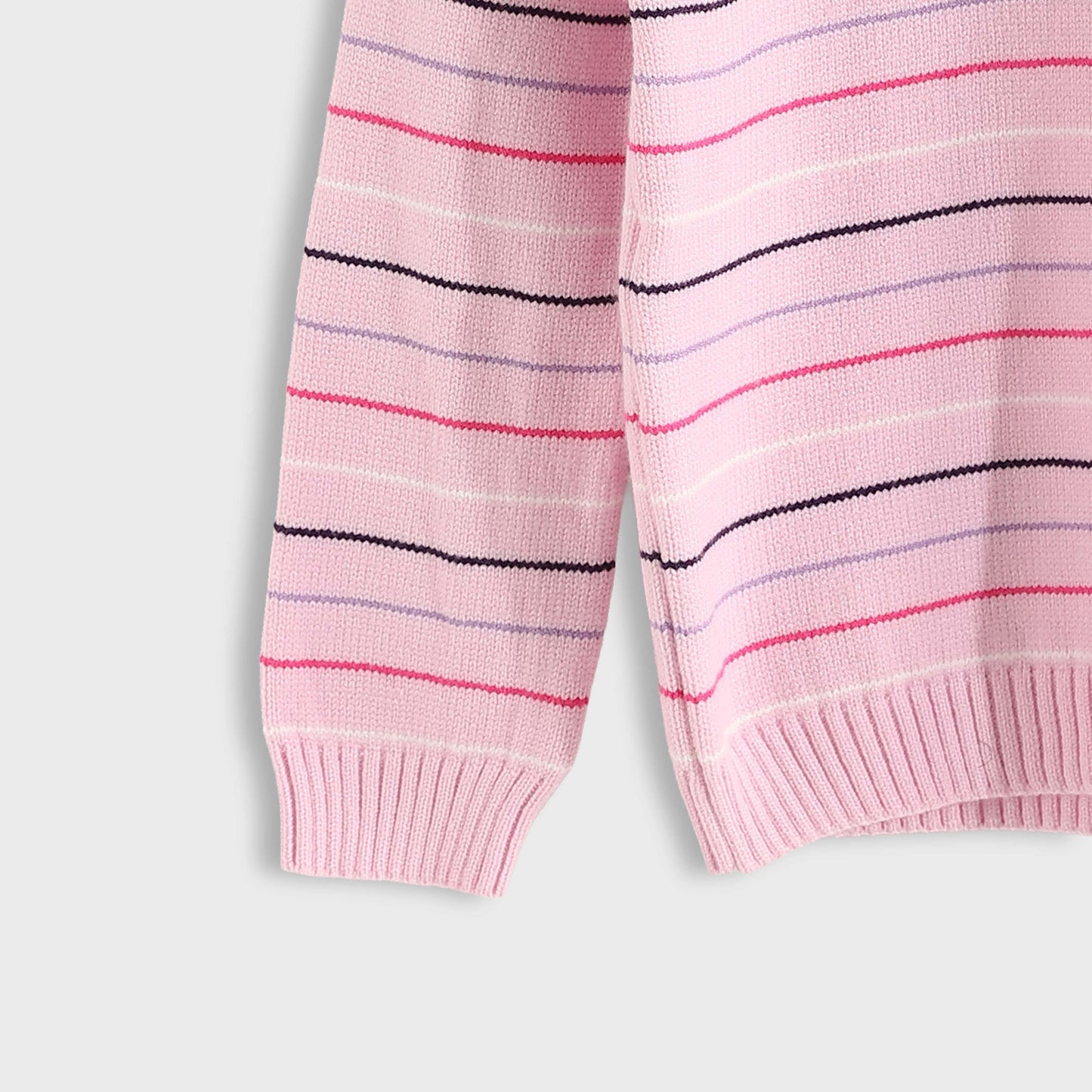 Bucklet Round Neck Thinly Stripedt