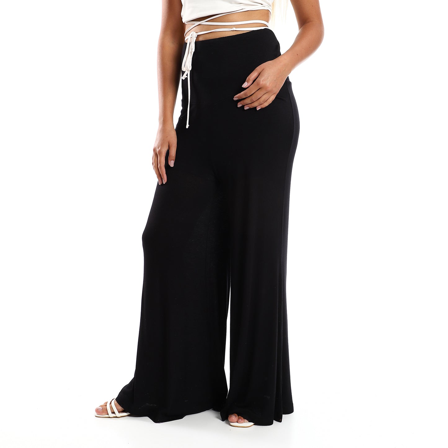 Jamila Women Solid Pattern Flare Fit Pants