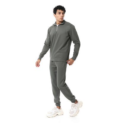 set of pant and ribbed sweatshirt with short zipper