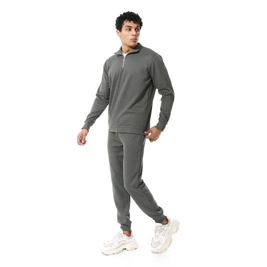 set of pant and ribbed sweatshirt with short zipper