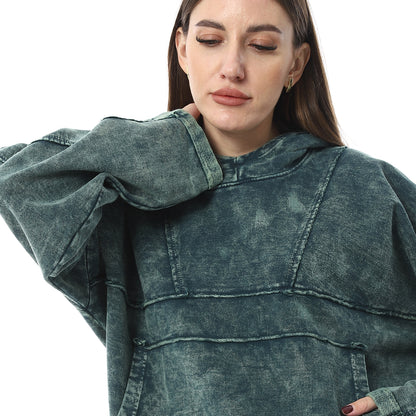 XTCY sweatshirt with a hood and a cut at the chest for women