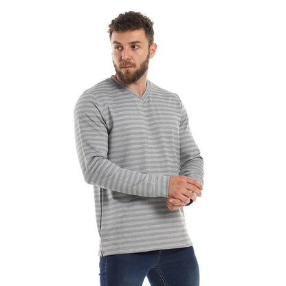Off Cliff Lightweight Slip On V Neck Sweatshirt Men
