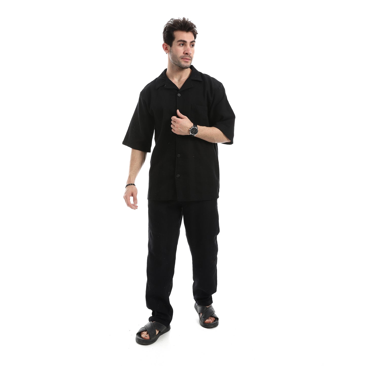 طقم بنطلون كاجوال بأكمام قصيرة وياقة مطوية للأسفل