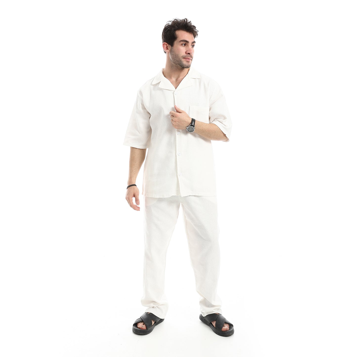 طقم بنطلون كاجوال بأكمام قصيرة وياقة مطوية للأسفل