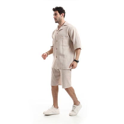 طقم شورت مريح بياقة مطوية وجيوب مائلة