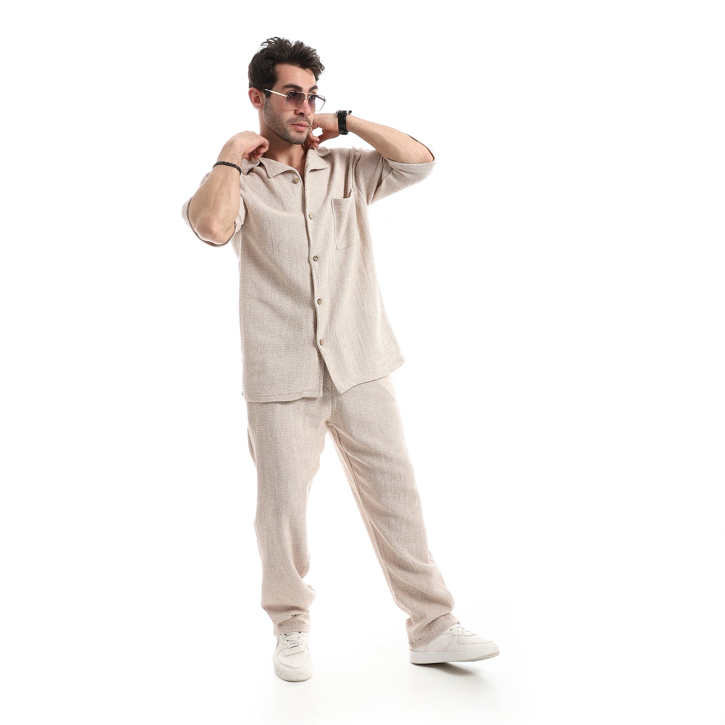 قميص كاجوال سادة بقصة مريحة