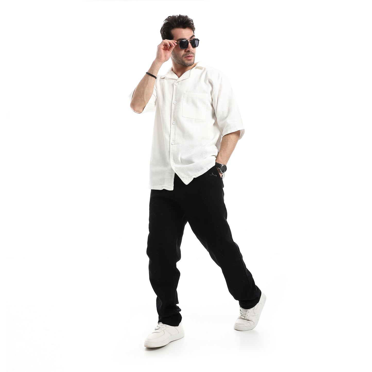 قميص سادة فضفاض بقصة مريحة