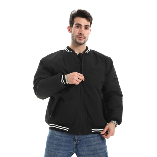 جاكيت مقاوم للماء بسحاب وياقة مخططة