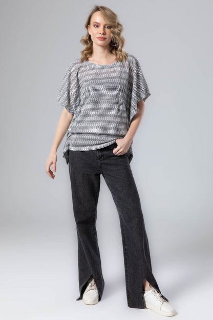 Jamila women kangroo pocket short sleeves top