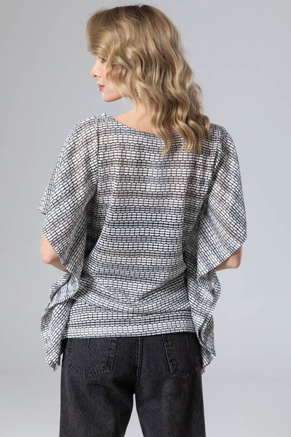 Jamila women kangroo pocket short sleeves top