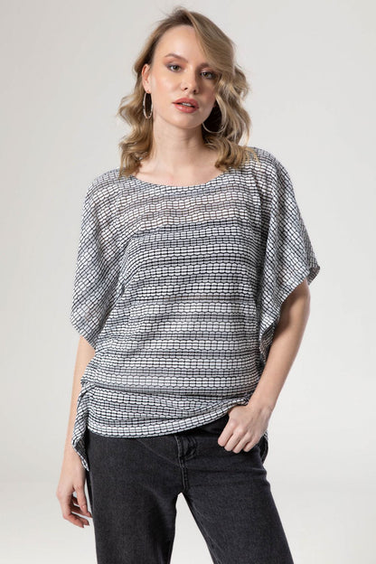 Jamila women kangroo pocket short sleeves top