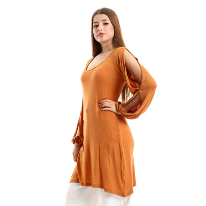 Jamila Women Wide Round Collar Tunic With Sided Sleeves Slits