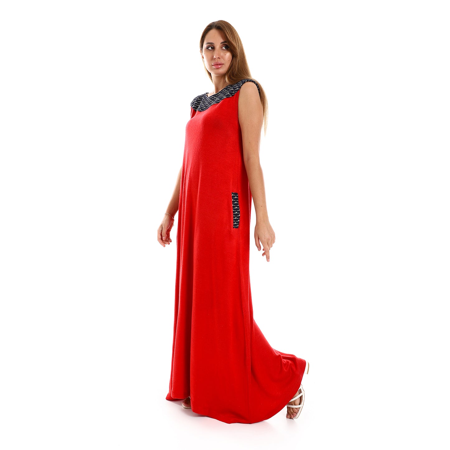 فستان جميلا النسائي ذو نير على الصدر بخياطة لامعة